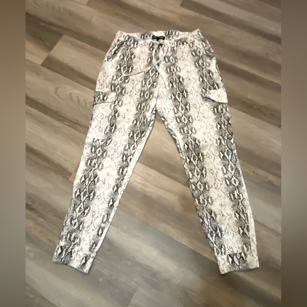 Cargo white snake print joggers